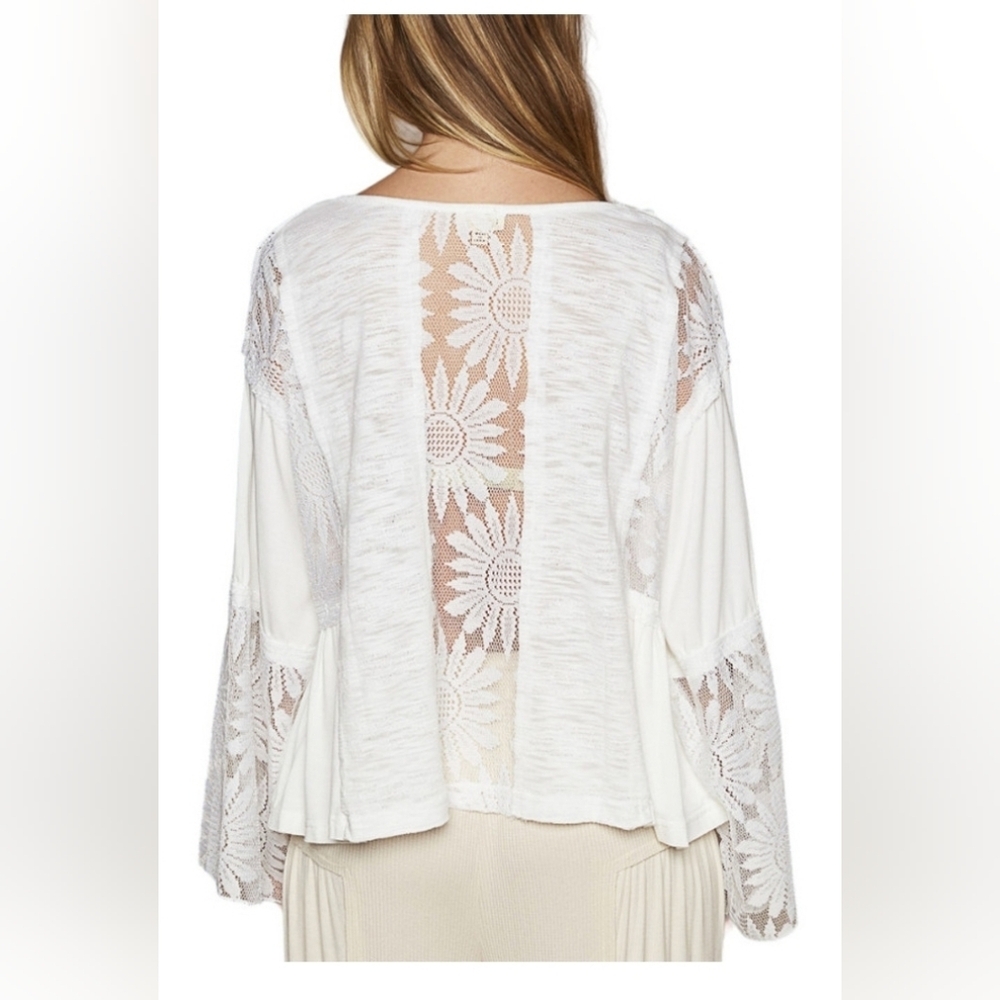 POL V-Neck Floral Lace Knit White Top Women's Lace Detail Shirt Large - Picture 2 of 7